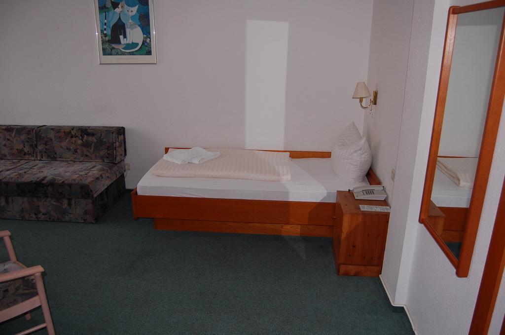 Hotel Jahnke Neubrandenburg Oda fotoğraf