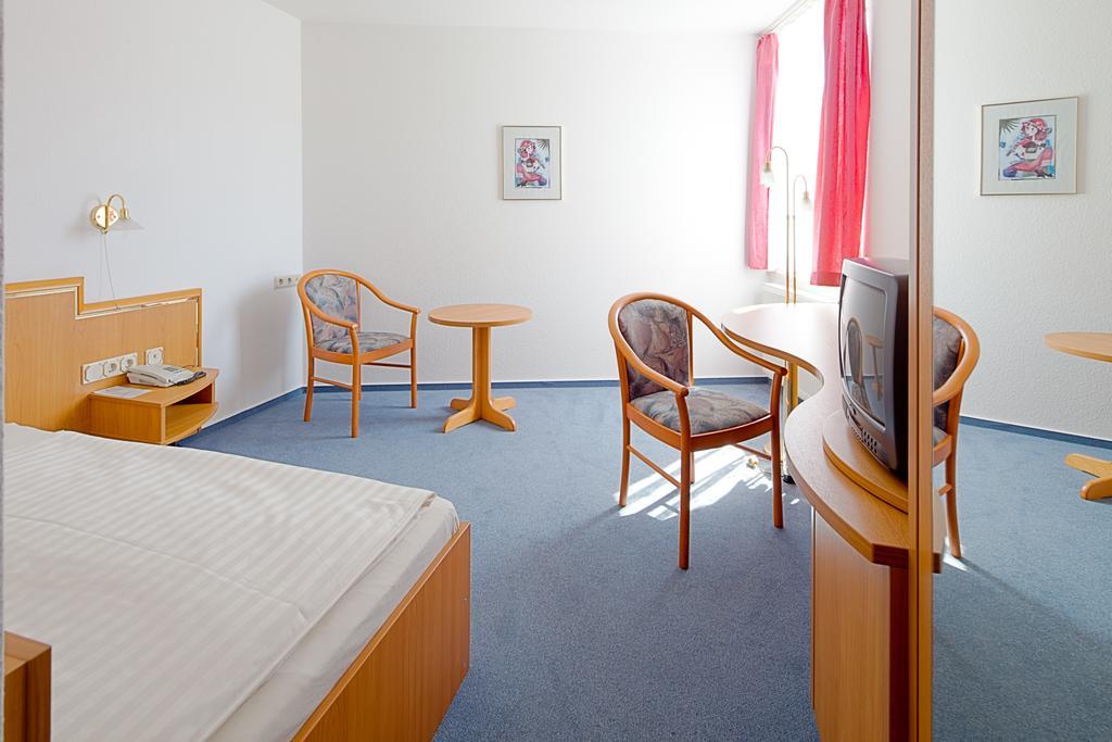 Hotel Jahnke Neubrandenburg Oda fotoğraf