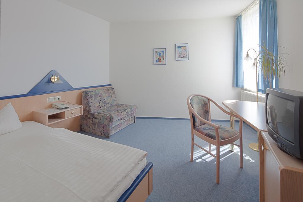 Hotel Jahnke Neubrandenburg Oda fotoğraf